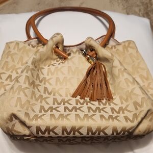 Michael Kors Cream and Brown Monogram Shoulder Bag. VERY GOOD USED CONDITIONS